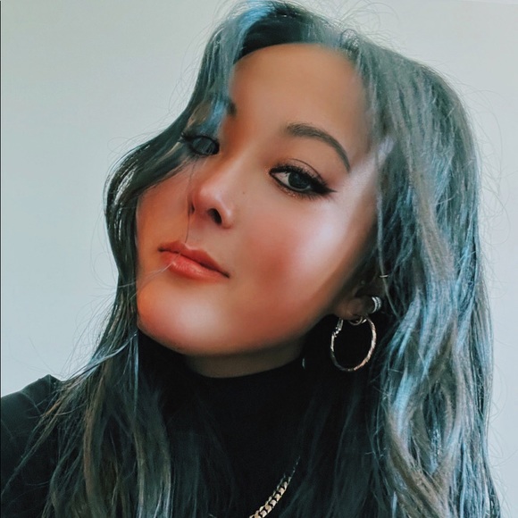 Meet Your Posher 🖤✊🏾 - Picture 1 of 6